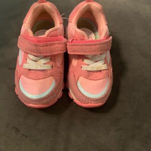 Carter’s pink girls shoe size 5